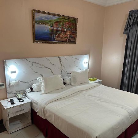Hotel Fleur De Lys Almadies ダカール エクステリア 写真