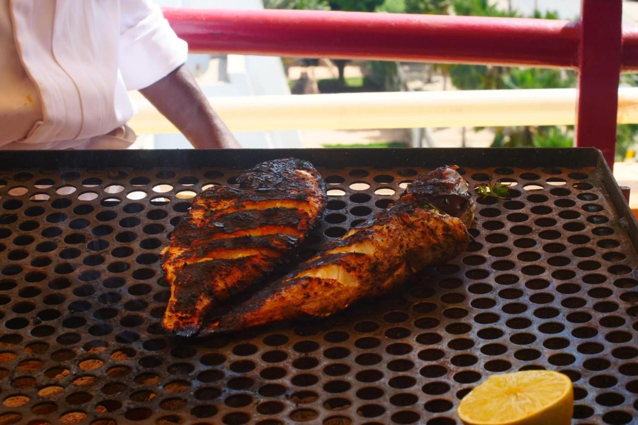 Hotel Fleur De Lys Almadies ダカール エクステリア 写真