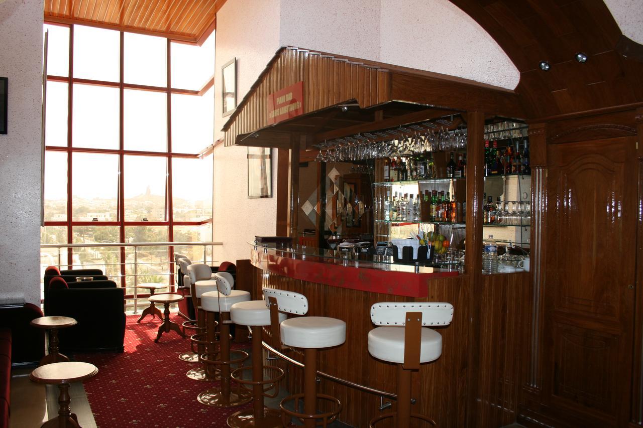 Hotel Fleur De Lys Almadies ダカール エクステリア 写真
