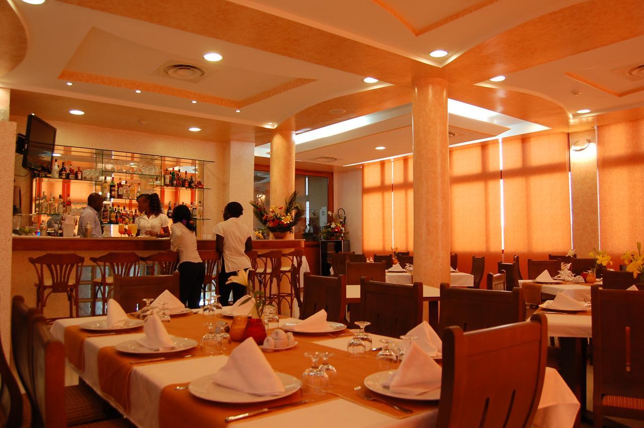 Hotel Fleur De Lys Almadies ダカール エクステリア 写真